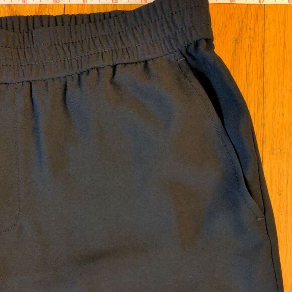 Like NEW Banana Republic Black jogger Pants with pockets - Picture 4 of 6